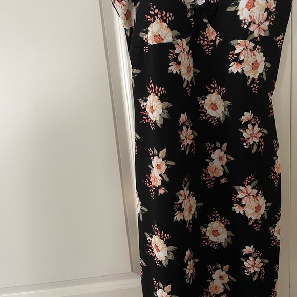 Women’s Dress Spaghetti Strap (Floral Design) - Picture 2 of 10